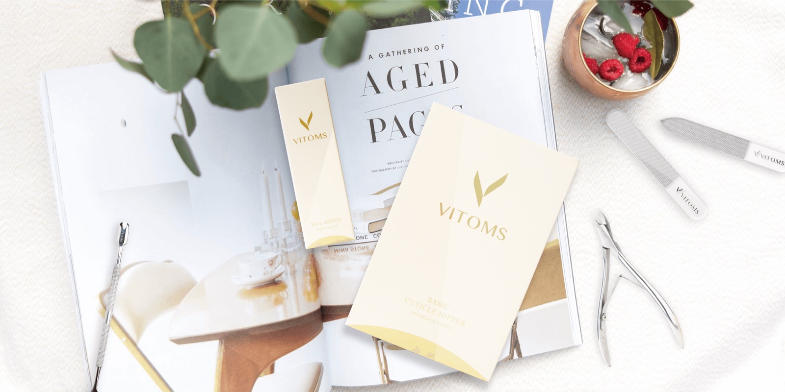 VITOMS のガラスネイルシャイナーとネイルケアセット